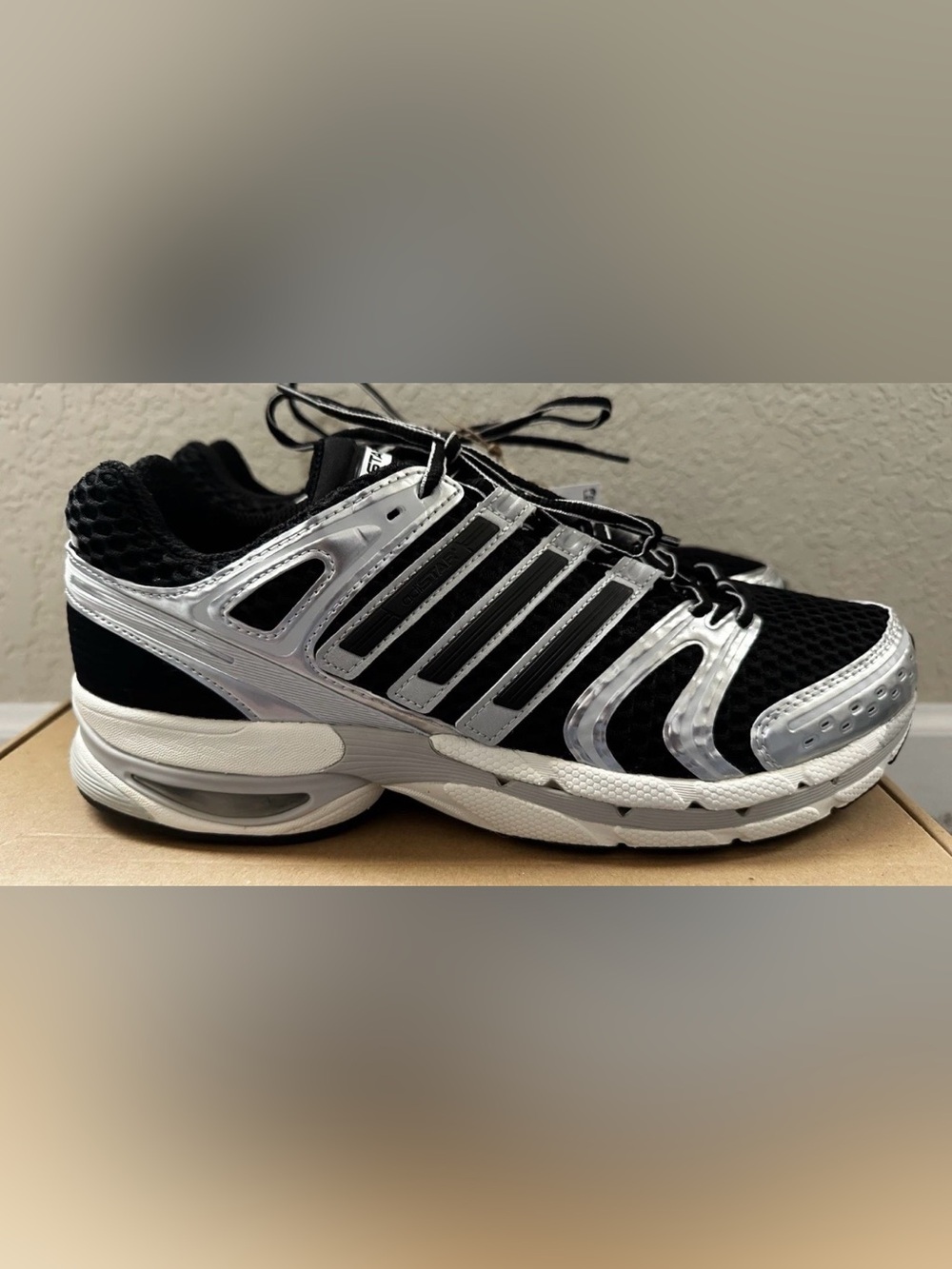 adidas Adistar Control 5 Size 9.5 men 10.5 women